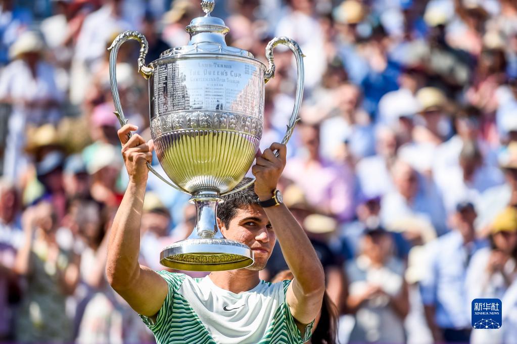 包含世界网球队爆冷澳大利亚网球队，阿尔卡拉斯惊艳世界的词条