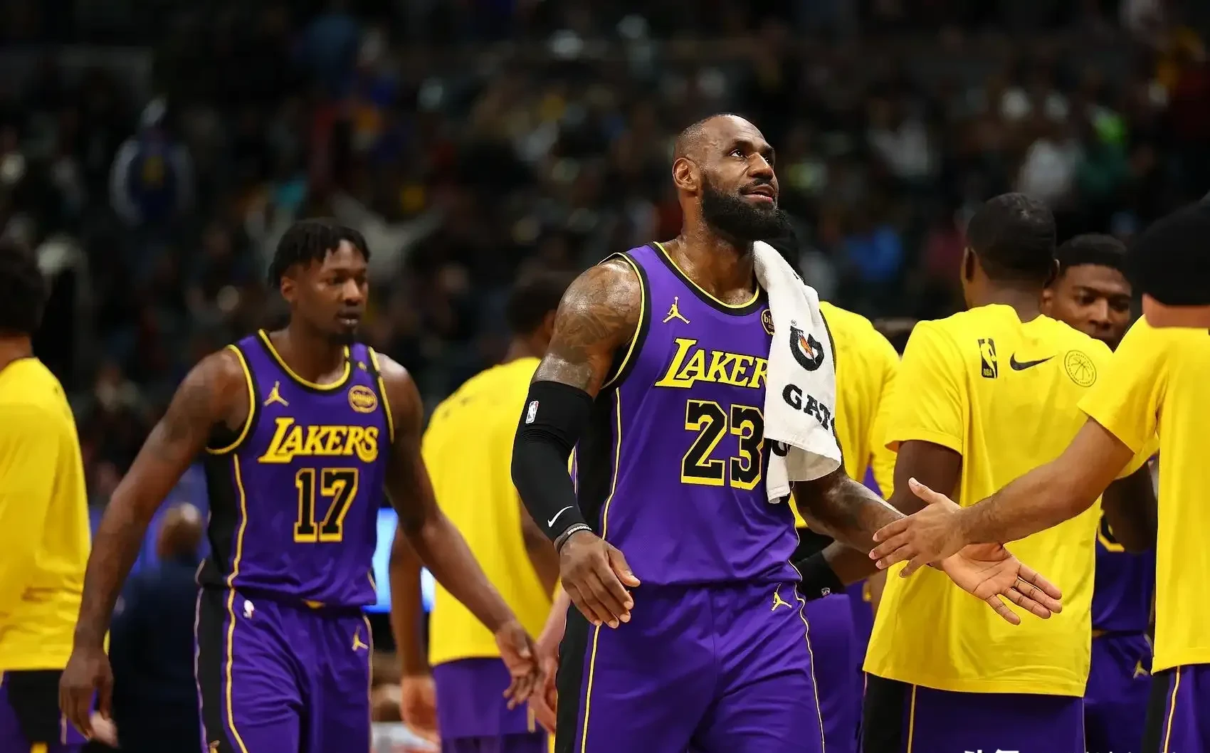 爵士遭遇湖人逆转，遗憾失利的简单介绍