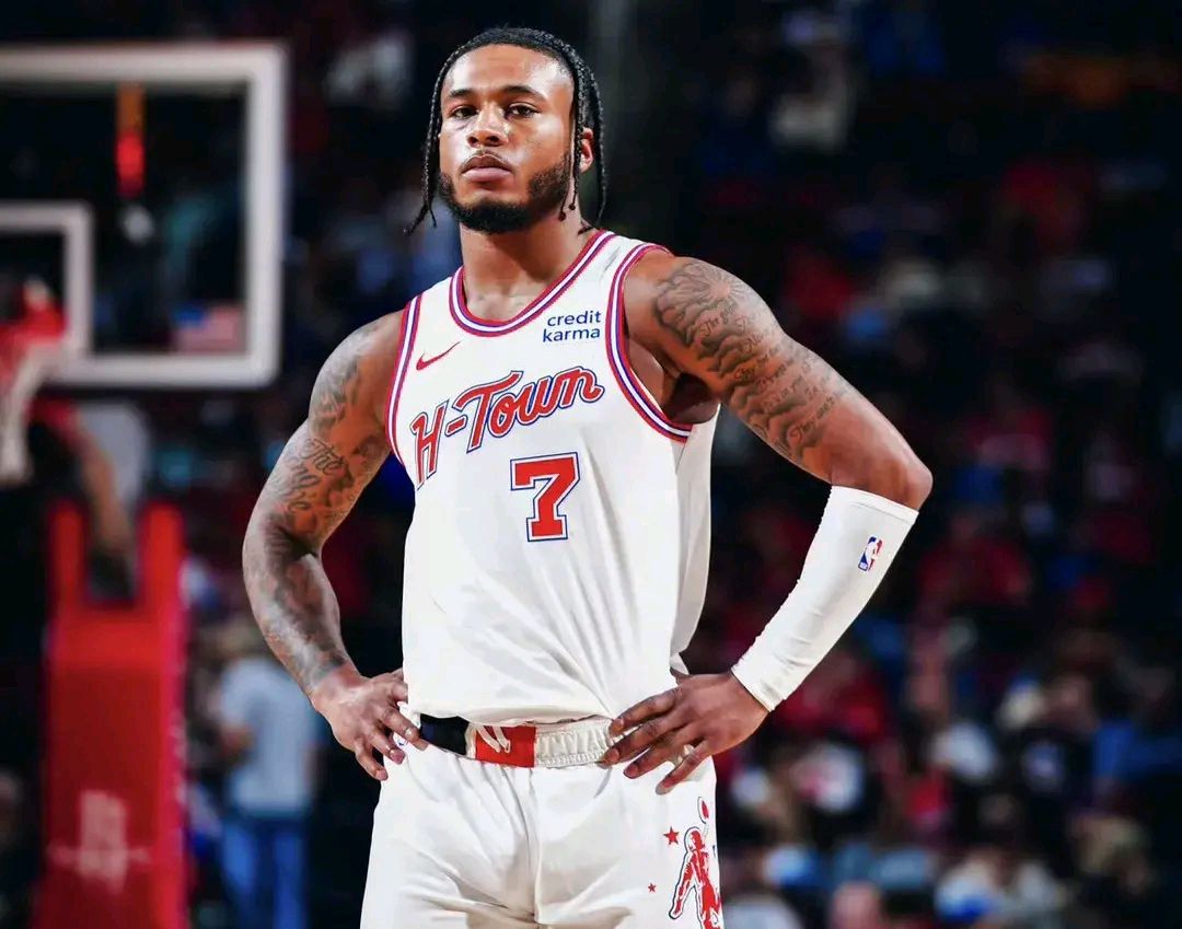 猛龙队主帅因伤离场,球队仍保持领先地位的简单介绍 猛龙队主帅因伤离场,球队仍保持领先地位的简单介绍