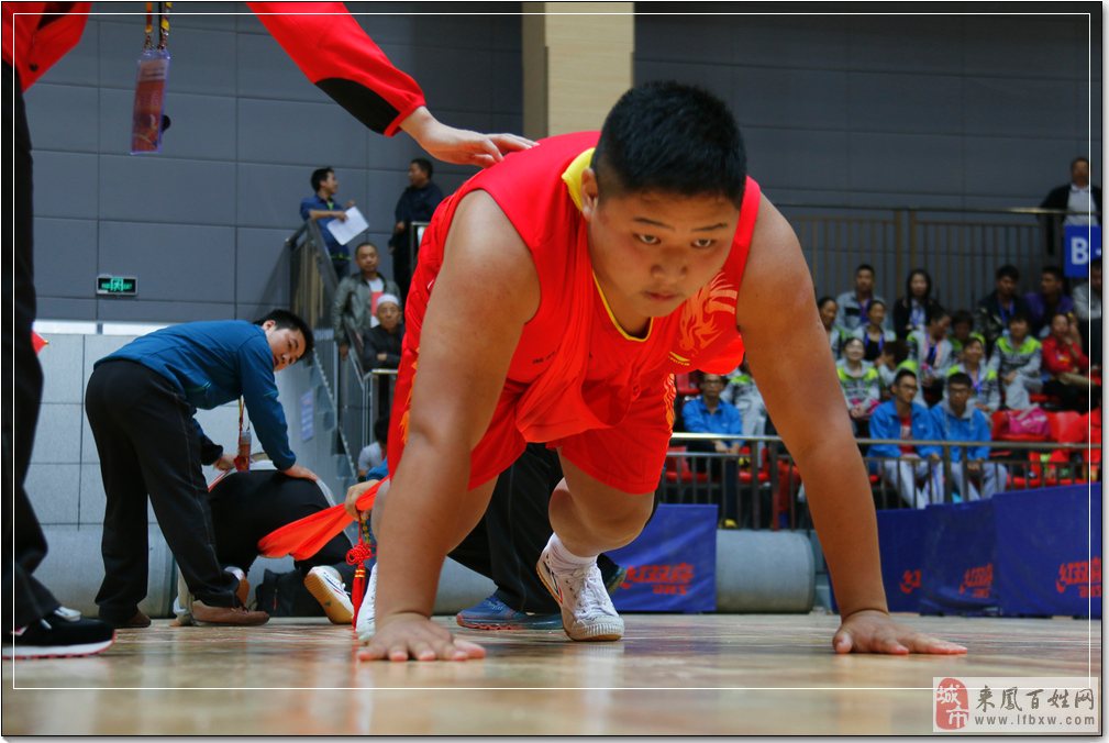 实力相当双雄对决，最终难分高下打成平手的简单介绍