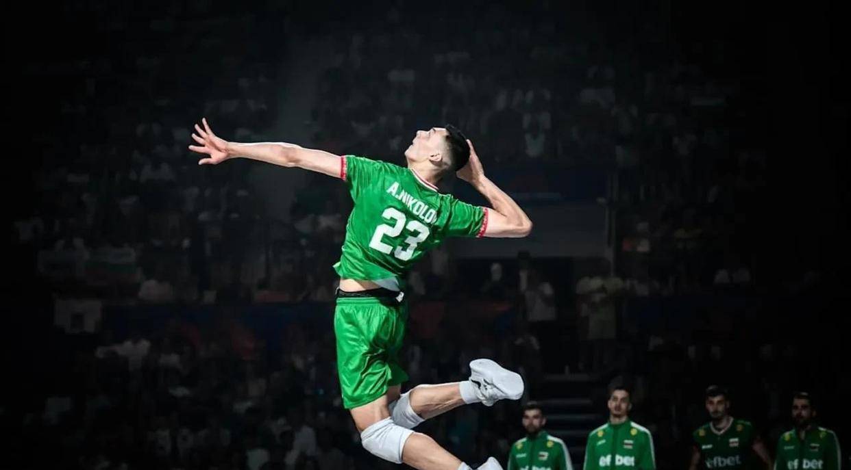 包含斯洛文尼亚再度淘汰对手，成功晋级四强的词条