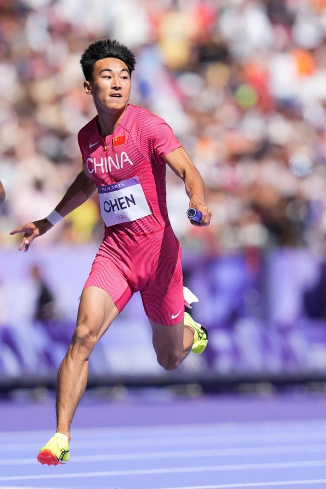 包含田径冠军再夺金牌,实力无敌!的词条 包含田径冠军再夺金牌,实力无敌!的词条