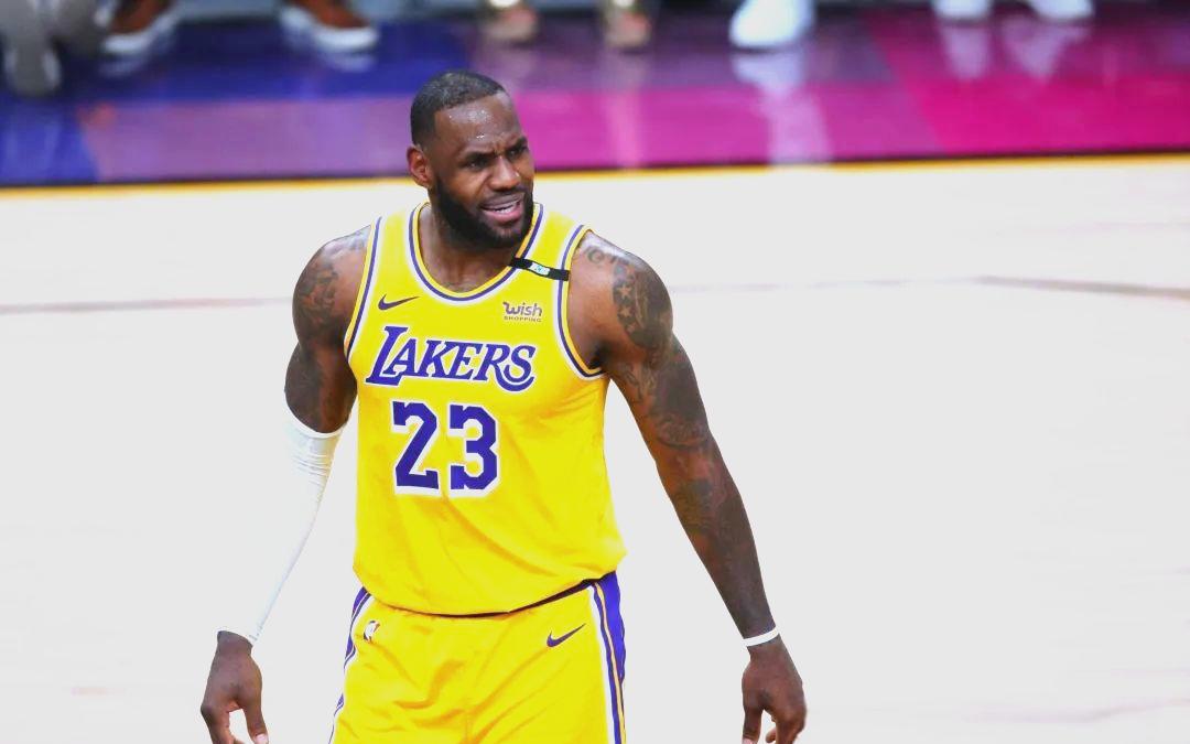 包含西部强队对决:湖人战士交锋如火如荼的词条 包含西部强队对决:湖人战士交锋如火如荼的词条