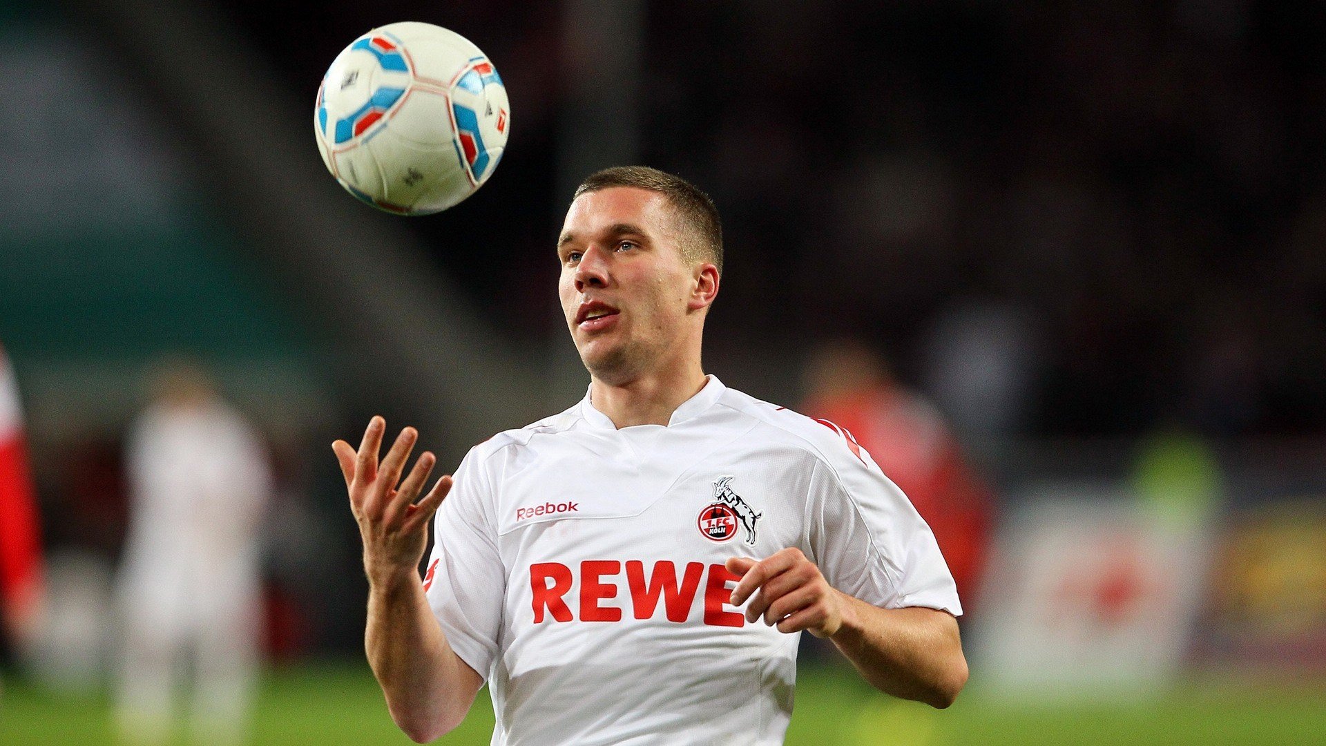 奥恰洛夫绝境亮剑,波兰队惊天逆转英格兰,诠释永不放弃的体育精神